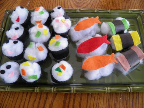 Sushi Craft, Japan For Kids, Chinese New Year Activities, Cultural Crafts, Japan Crafts, World Thinking Day, Sushi Art, Felt Play Food, New Year's Crafts