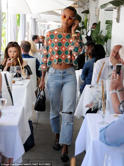 Jasmine Tookes turns heads in patterned crop top Crochet Top Outfit, Jasmine Tookes, Patterned Crop Top, Fashion Crochet, Model Inspo, Distressed Boyfriend Jeans, Layering Outfits, Crochet Woman, Crop Top Outfits