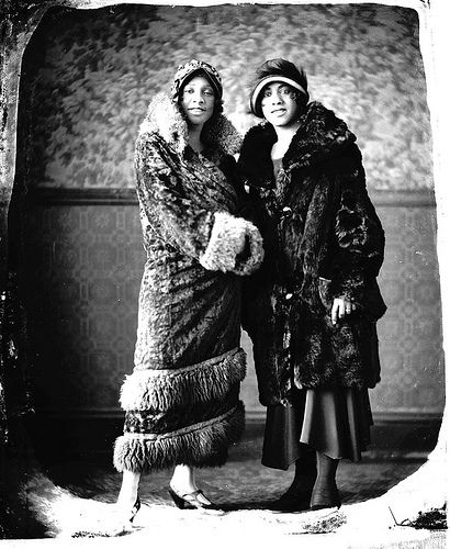 Roaring Twenties: African American Flappers | Flickr - Photo Sharing! 1920s Clothing, American Photography, American Photo, Period Clothing, African American Culture, Vintage Black Glamour, Marlene Dietrich, Brooke Shields, Demi Moore