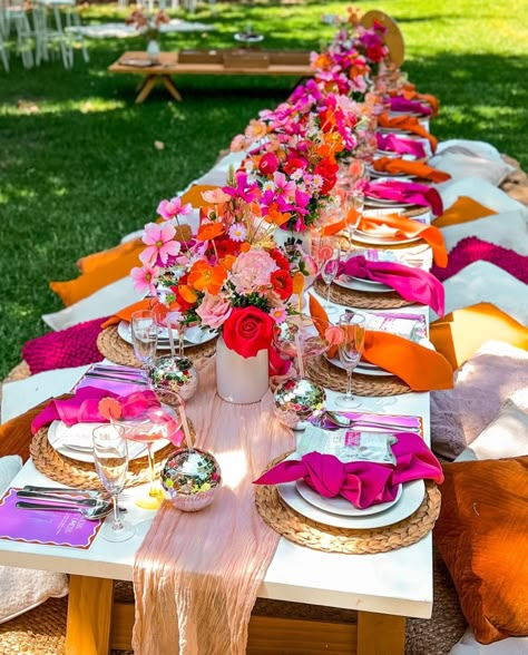 Orange Wedding Decor, Summer Garden Party Wedding, Pink And Orange Wedding, Colorful Picnic, Sunset Party, Idee Babyshower, Tafel Decor, Orange Party, Boda Mexicana