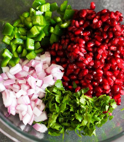 Pomegranate Salsa Recipe (The BEST Holiday Appetizer) Pomegranate Dip Recipes, Pomegranate Recipes Healthy, Pomegranate Salsa, Holiday Dip, Fresh Appetizers, Best Holiday Appetizers, Pomegranate Recipes, Six Sisters Stuff, Spring Things