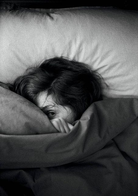 Andreas Heumann Isabelle Huppert, Laying In Bed, Night Pictures, Black And White Photograph, 인물 사진, How I Feel, White Photography, Black And White Photography, Photo Inspiration