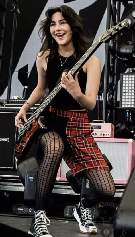 Band Stage Outfits, British Punk Fashion Women, Female Punk Aesthetic, Female Rocker Aesthetic, Guitarist Aesthetic Outfit, Woman Bassist, Metal Rock Outfit, British Rock Fashion, Female Bassist Aesthetic