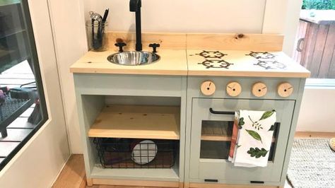 Build Your Own Play Kitchen, How To Build A Play Kitchen, Kid Kitchen Diy, Diy Play Kitchen Plans, Diy Wood Play Kitchen, Vintage Play Kitchen Makeover, Homemade Play Kitchen, Play Kitchen In The Kitchen, Diy Toy Kitchen Set For Kids