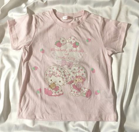 Kitty Clothes, Hello Kitty Clothes, Pink Outfits, Really Cute Outfits, Cat Shirts, Dream Clothes, Strawberry Shortcake, Look Cool, Cute Tops