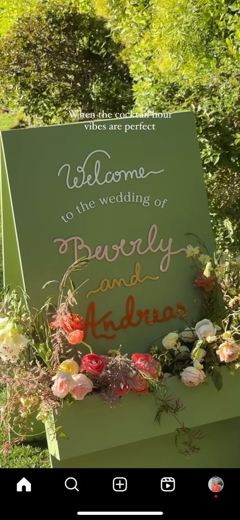 Colorful Welcome Sign, Welcome Sign Wedding, Wedding Unique, Sign Wedding, Cocktail Hour, Colour Scheme, Wedding Trends, Be Perfect, Welcome Sign