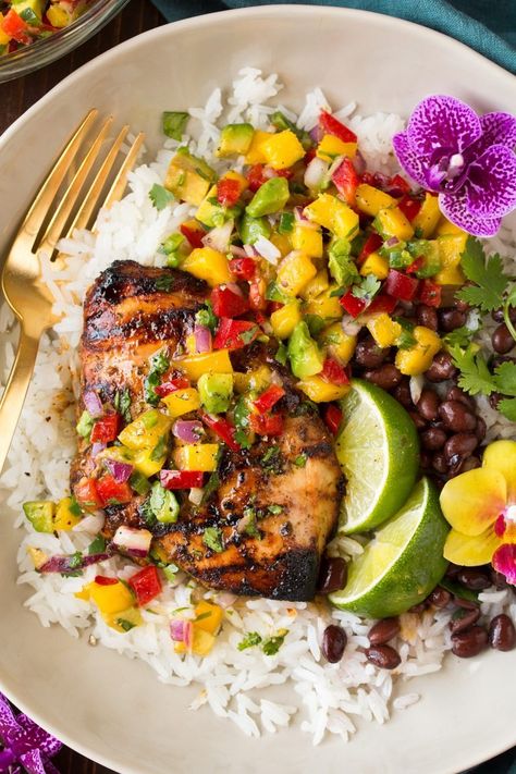 Chicken With Mango Avocado Salsa, Jerk Chicken And Rice, Chicken With Mango, Mango Salsa Chicken, Mango Salsa Salmon, Coconut Rice Recipe, 500 Calorie, Mango Avocado Salsa, Mango Avocado