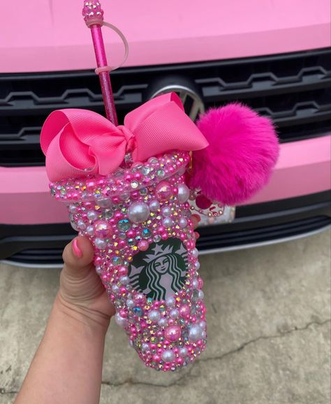 Pink Starbucks Cup, Copo Starbucks, Starbucks Birthday, Starbucks Cup Design, Starbucks Cup Art, Starbucks Design, Bling Ideas, Barbie Gifts, Starbucks Diy