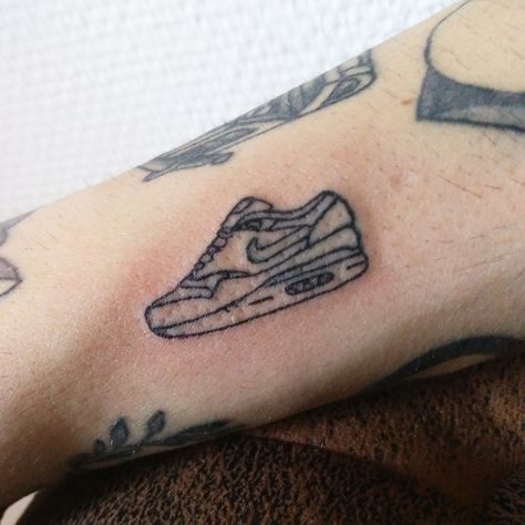 Nike Tattoo Ideas, Air Max Tattoo, Nike Tattoo, Nike Airmax 1, Tattoos Ear, Max Tattoo, Small Tattoos Ideas, Air Max One, La Tattoo