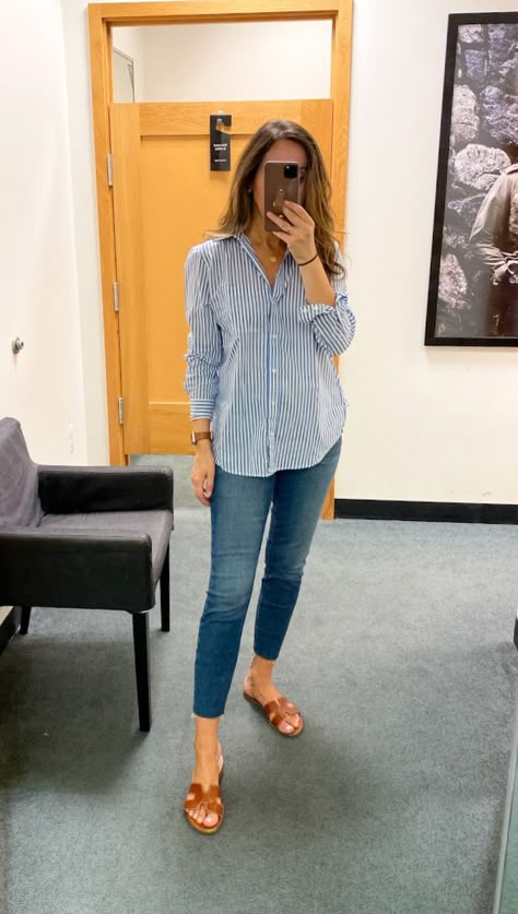 Outfits With Striped Shirts, Blue And White Striped Shirt, Simple Casual Outfits, Striped Shirt Women, Striped Linen Shirt, Jeans Outfit Women, Everyday Fashion Outfits, Mode Casual, Casual Day Outfits