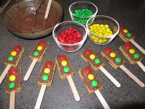 Transportation Preschool Activities, Transportation Theme Preschool, Mini Chef, Food Activities, Transportation Theme, Cute Snacks, History Activities, Traffic Light, Toddler Crafts