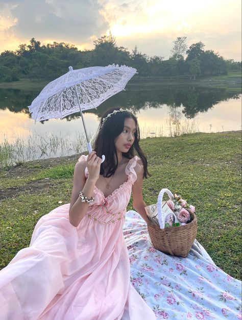 Coquette Picnic, Romantic Wardrobe, Whimsical Photoshoot, Princess Hours, Debut Ideas, Crown Aesthetic, Pink Tumbler, Princess Tea Party, Garden Inspo