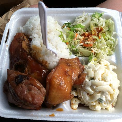 Hawaiian plate lunch: teriyaki chicken in Kauai Hawaiian Meals, Hawaii Foods, Meals Aesthetic, Hawaiian Plate Lunch, Maui Food, Bbq Plates, Hawaiian Bbq, Chicken Katsu, Hawaiian Dishes