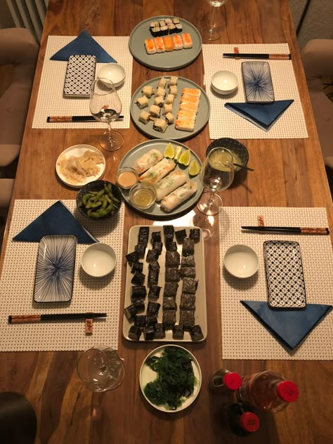 Japanese Food Set Up, Sushi Night Table Setting, Japanese Dining Set, Japanese Table Set, Japanese Table Setting Ideas, Sushi Table Setting Ideas, Japanese Place Setting, Sushi Decoration Ideas, Japanese Dinner Party Table Settings