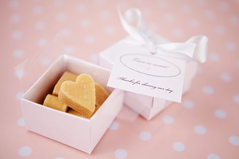 DIY Heart-Shaped Fudge Wedding Favors - http://www.weddingfanatic.com/diy-heart-shaped-fudge-wedding-favors/ Wedding Favors Diy, Alcohol Wedding Favors, Scottish Tablet, Vintage Wedding Favors, Tea Wedding Favors, Honey Wedding Favors, Cheap Favors, Edible Wedding Favors, Scottish Wedding