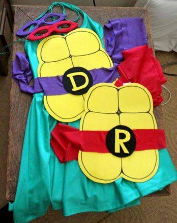 quick DIY Ninja Turtle costume idea, see more at https://diyprojects.com/diy-ninja-turtle-costume-ideas Diy Ninja Turtle Costume, Diy Ninja, Teenage Mutant Ninja Turtles Costume, Ninja Turtles Costume, Turtle Costume, Ninja Turtle Costume, Minion Mayhem, Turtle Costumes, Ninja Turtle Party