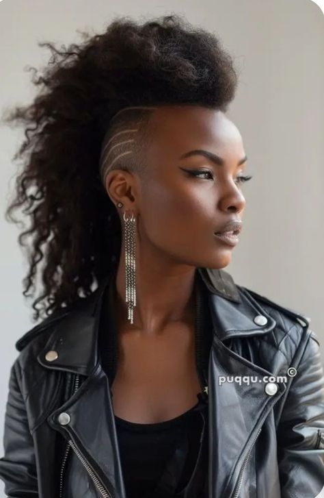 Box Braids Undercut, Mohawk Haircut For Women, Braids Undercut, Warrior Hair, Simple Cute Hairstyles, Cyberpunk Hair, Natural Hair Mohawk, Mohawk Haircut, Braids With Shaved Sides