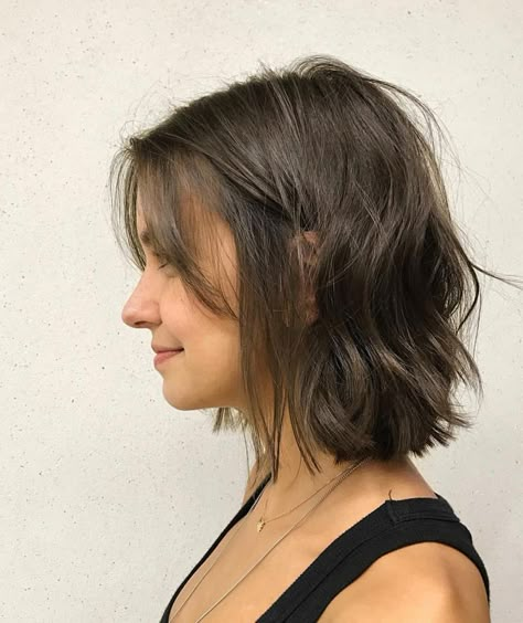 Wavy Bob Haircuts, Wavy Bob Hairstyles, Wavy Bob, Hair Inspiration Short, Short Hair Color, Penteado Cabelo Curto, Short Hair Haircuts, Cut My Hair, Hairstyles Haircuts