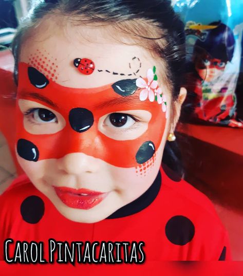 🎨⭐Carol ⭐🎨 on Instagram: “Lady bug  #facepainting #jestpaint #thefacepaintingshop #facepainter #sillyfarm #pintacaritas #pintacaritaschile #maquilladoraschile” Facepainting Ideas Easy, Ladybug Face Paint, Clown Face Paint, Animal Face Paintings, Miraculous Ladybug Party, Circus Makeup, Painting 101, Ladybug Birthday Party, Face Painting Easy