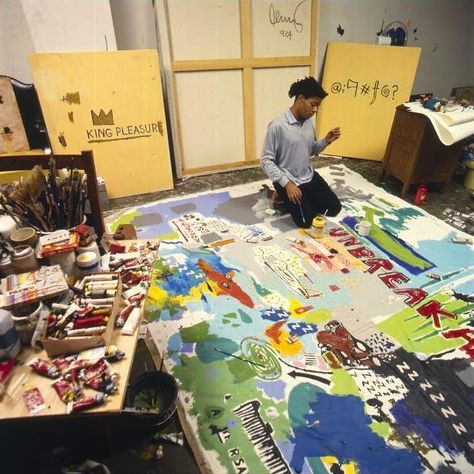 Photo by Tseng Kwong Chi Jm Basquiat, Basquiat Art, Frida Art, Michel Basquiat, Frank Stella, Jasper Johns, Artistic Space, Jean Michel Basquiat, Art Brut