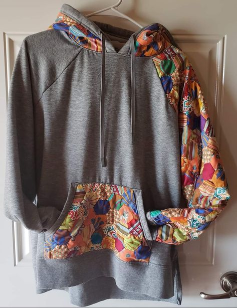 Refashioned Sweatshirt, Hoodie Upcycle Diy Sweatshirt Refashion, Upcycle Clothes Hoodie, Diy Sweatshirt Jacket, Diy Patchwork Hoodie, Hoodie Made From Quilt, Denim Deconstruction, Old Hoodie Upcycle, Repurposed Clothing Diy