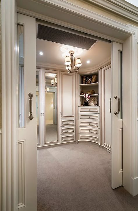 Luxurious Dressing Room, Dressing Room Closet, Dream Closet Design, Walk In Closet Design, Open Closet, Bedroom Closet Design, Dream Closets, Closet Inspiration, Style Deco