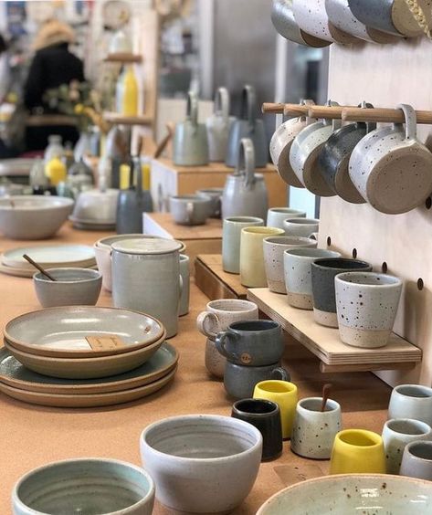 Ceramics Booth Display, Pottery Display Booth, Pottery Booth Display, Ceramic Stand, Market Stall Display, Farmers Market Booth, Farmers Market Display, Pottery Cafe, Craft Fair Booth Display