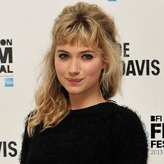 Had enough of Imogen and her bangs yet? NOT ME Imogen Poots Photoshoot, Longer Bangs, Imogen Poots, Beautiful Ruins, Short Bangs, Effortless Hairstyles, Hair Affair, Dream Hair, Hair Short