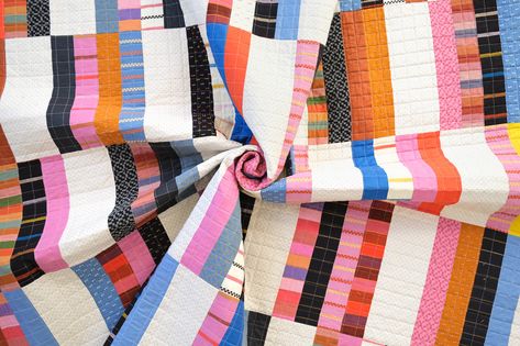 The Hannah Quilt in Warp and Weft Honey Honey Kitchen, Warp And Weft, Table Quilts, Plaid Quilt, Paper Pattern, Jelly Roll, The Blocks, Modern Quilts, Quilt Making