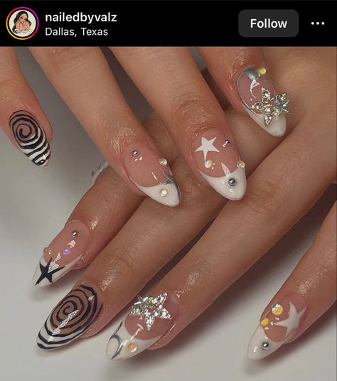 Almond Shaped Nails Y2k, Star Nails Acrylic Y2k Almond, Spiral French Tip Nails, Almond Star Nails Designs, Pearl Star Nails, Spiral Nails Design, Star Themed Nails, Planet Charm Nails, Star Charm Nails