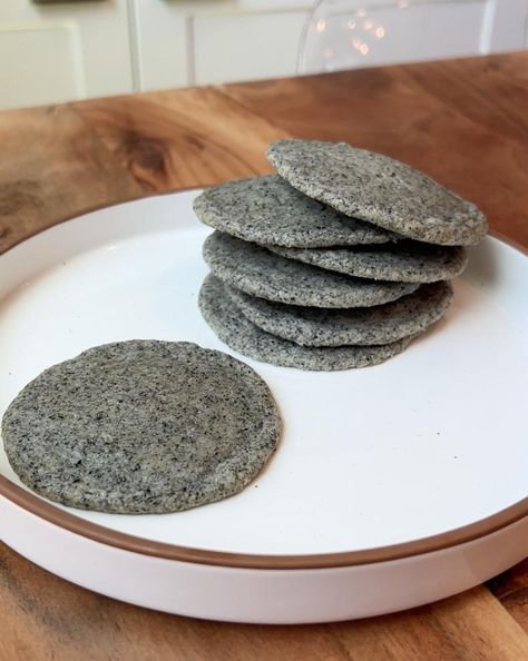 Soft and Chewy Black Sesame Cookies Black Sesame Cookies, Sesame Cookies, Cookies Light, Tea Cookies, Baked Pork Chops, Black Sesame, Chewy Cookie, Cookie Scoop, How Sweet Eats