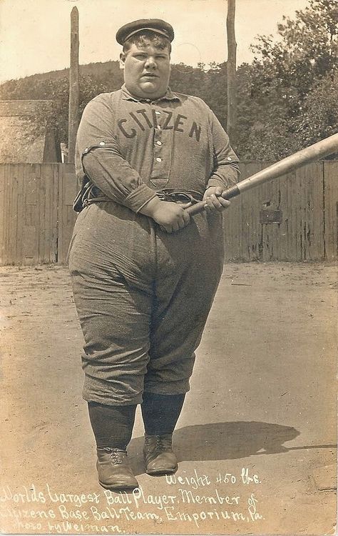 I came across this photo last night, depicting the world’s largest baseball player in 1908. This young man weighed 450 pounds and played for the Citizens Baseball Team in Emporium, Pennsylva… Baseball Pictures, Baseball Photos, Sports Photos, Vintage Baseball, Play Ball, Weird World, History Facts, White Photo, Baseball Players