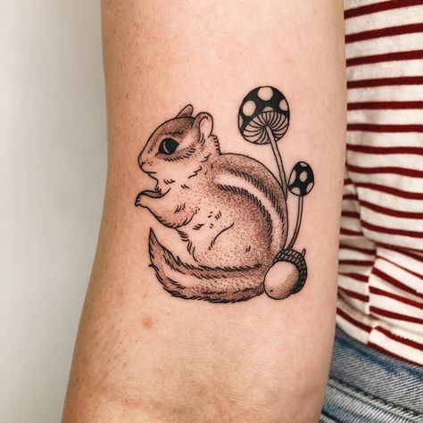 Chipmunk Tattoo, Delicate Tattoo, Fairy Tattoo, Body Modifications, Arm Sleeve, Rose Tattoo, Inspirational Tattoos, Leg Tattoos, Chipmunks