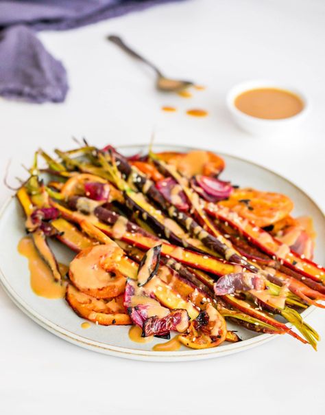 Maple Roasted Carrots with Miso Dressing Miso Glazed Carrots, Maple Roasted Carrots, Gremolata Recipe, Miso Recipe, Quick Vegan, Vegan Roast, Miso Dressing, Vegan Sides, Glazed Carrots