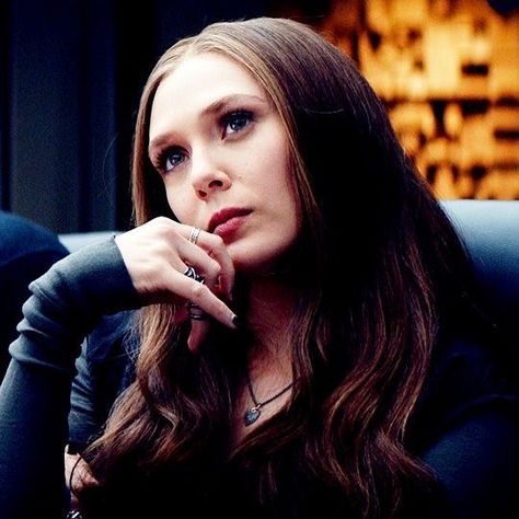 Instagram Olsen Scarlet Witch, Elizabeth Olsen Scarlet Witch, Scarlet Witch Marvel, Scarlett Witch, Wanda And Vision, Marvel Girls, Wanda Maximoff, Marvel Women, Elizabeth Olsen