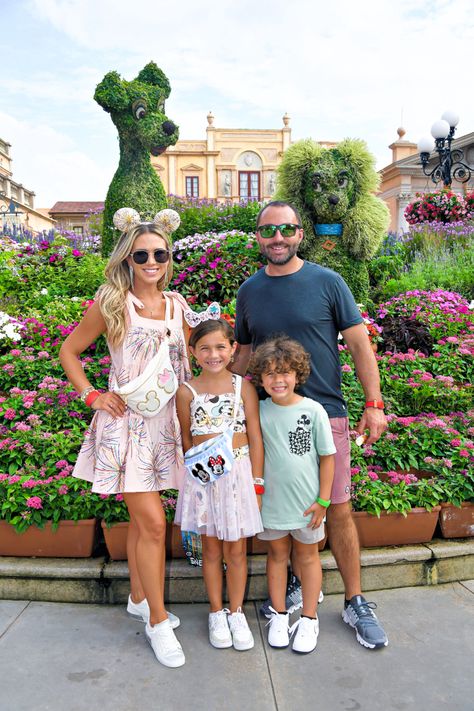 Disney family. Disney vacation. Disney outfit. Disney Epcot Outfit, Family Disney Vacation, Epcot Outfit, Disney Outfit Inspo, Disney World Outfits, Disney Outfit, Disney Epcot, Disney Family, Disney Vacation