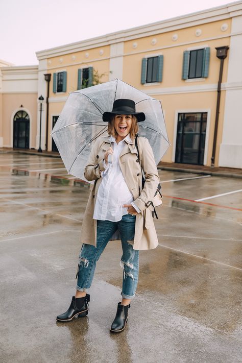 Cute Rainy Day Outfit For School, Rainy Spring Outfit, Rainy Weather Outfits, Rainy Day Outfit For School, Rainy Day Outfits, Rain Outfit, Rainy Day Fashion, Maternity Outfit, Day Outfits