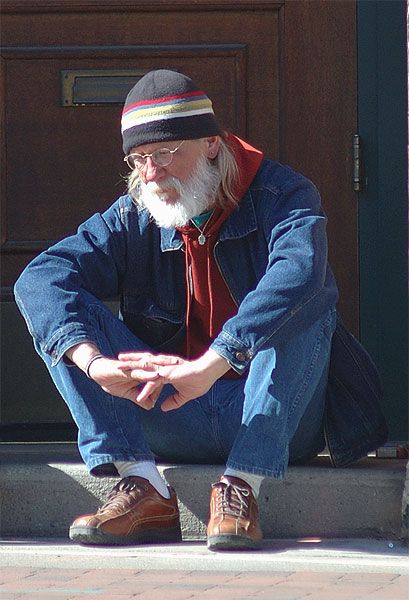 Man sitting on a curb. Sitting On A Curb, Sitting Pose Reference, Life Drawing Reference, Sitting Pose, Human Reference, Pose References, Body Reference Poses, Sitting Poses, Man Sitting