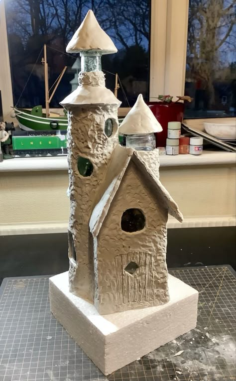 Clay Structures Ideas, Clay Fairy House Diy Easy, Fairy House Air Dry Clay, Fairy House Bottle Art, Polymer Clay Houses Fairy Village, Clay Fairy House Jar, Clay Fairy House Bottle, Air Clay, Fairy House Crafts