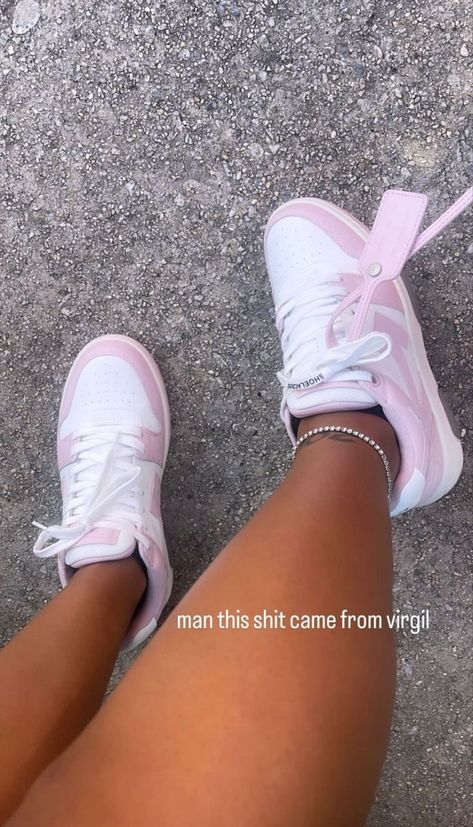 Cute Designer Shoes, Outfits With Off White Shoes, Pink Off White Shoes Outfit, Offwhite Shoes Outfits For Black Women, Off White Shoes Outfits For Black Women, Pretty Sneakers, Trendy Shoes Sneakers, Nike Shoes Girls, Pretty Shoes Sneakers