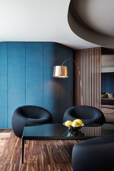 The walls and flooring in this space provide a lot of texture. The wood and blue padding contrast each other and give texture. Texture Interior Design, Blue Interior Design, Art Deco Interior Design, Interior Design Themes, Blue Interior, Interior Deco, Best Interior Design, Art Deco Interior, Office Interior Design