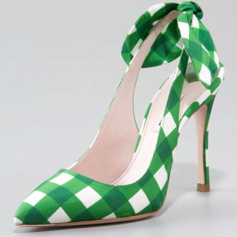 If I had these, I would wear them out on St. Patty's day. I would end up in the ER with a broken something, but I would look fantastic doing it! Bow Shoes Heels, Gingham Shoes, Chic Chic, Green Gingham, King Louie, Bow Shoes, White Heels, Pretty Green, Kinds Of Shoes