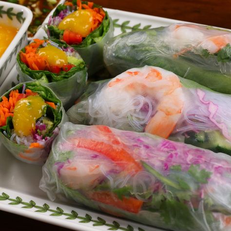 Easy kimchi recipe by Maangchi Maangchi Recipes, Vietnamese Rice Paper Rolls, Vietnamese Rice Paper, Vietnamese Dishes, Vietnamese Rice, Vegetable Pancakes, Vietnamese Spring Rolls, Food Asian, Korean Rice