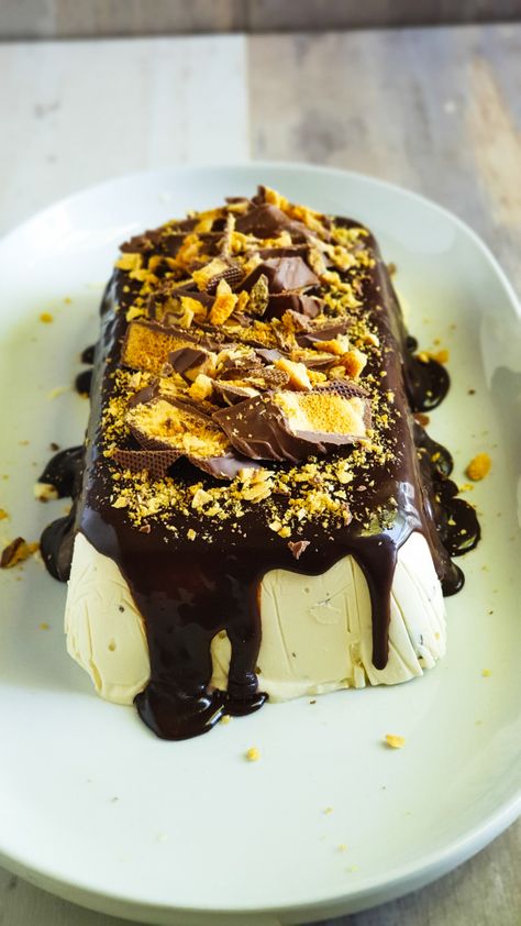 Cadbury Recipes, Crunchie Chocolate, Cadbury Crunchie, Crunchie Bar, 2 Year Anniversary, Ice Cream Maker, Ice Cream Cake, Chocolate Ganache, Cream Cake