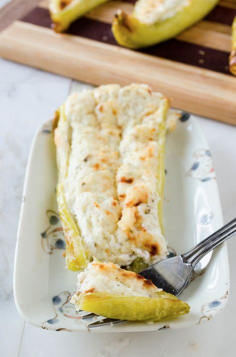 Cheesy Stuffed Banana Peppers (Gluten Free) | cooking ala mel Recipes With Ricotta, Recipes With Ricotta Cheese, Bananas And Cream, Recipes With Banana Peppers, Recipes Using Bananas, Banana Peppers, Stuffed Banana Peppers, Peppers Recipes, Banana Recipes