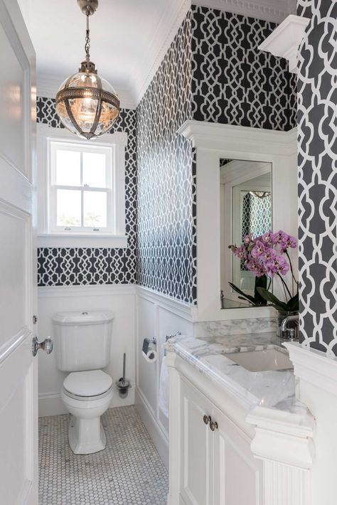 Hamptons Style Homes, Hamptons Home Designs, Hamptons Interiors Bathroom Hamptons, Hamptons Style Bathroom, White Space Design, Hamptons Bathroom, Preppy Living Room, Hamptons House Interior, Hamptons Style Interior, Hamptons House Exterior, Hampton Style Home