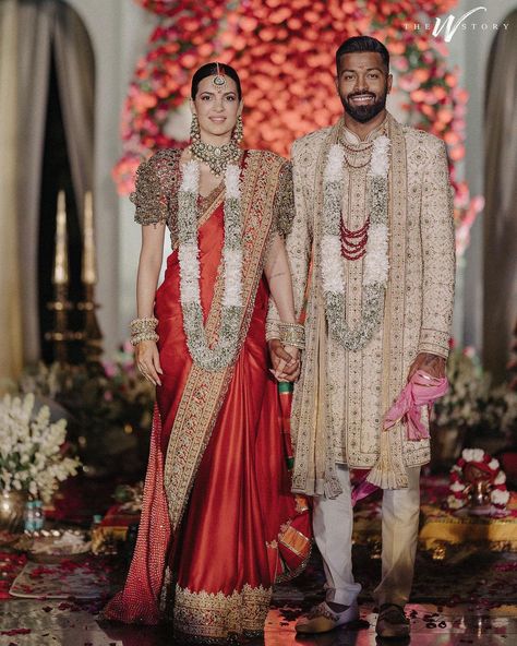 Golden Wedding Dress, Natasa Stankovic, Hardik Pandya, Lehenga Jewellery, Hindu Bride, Babies Breath, Tulle Sleeves, Hindu Wedding, Indian Designer Outfits