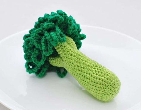 Crochet Broccoli, Kids Kitchen Accessories, Crochet Fruit, Waldorf Education, Unique Birthday Gift, Crochet Food, Unique Birthday, Play Food, Kids Kitchen