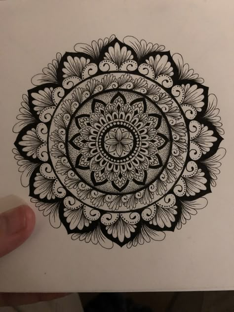 Drawing Mandalas, Mandala Arts, Mandala Sketch, Mandala Book, Easy Mandala, Mandala Meditation, Zen Doodle Patterns, Easy Mandala Drawing, Mandala Doodle