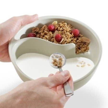 19 Genius Improvements To Everyday Products Master Chef, Cool Kitchen Gadgets, Cereal Bowl, Cool Inventions, Kitchen Stuff, Cereal Bowls, Cool Gadgets, Kitchen Gadgets, Cool Kitchens